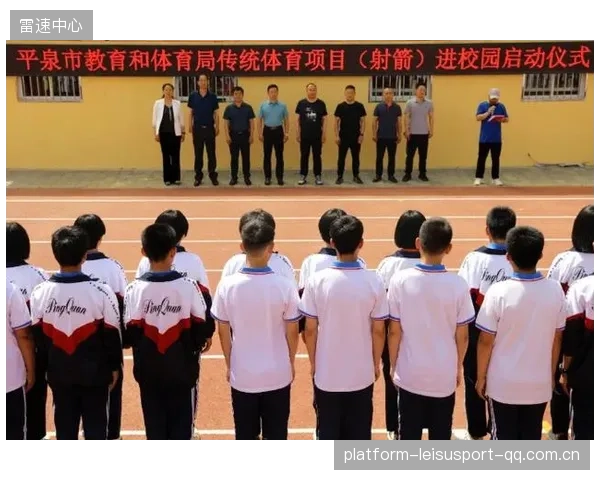 射箭普及课进校园，学生对精确性运动兴趣激增